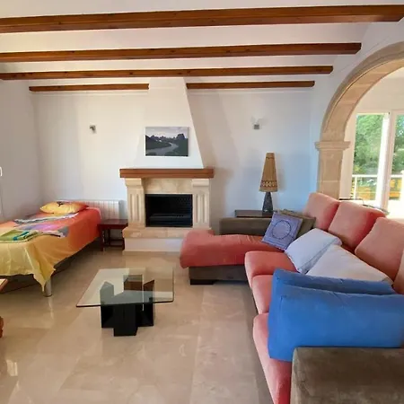 Cuesta De San Antonio, Villa